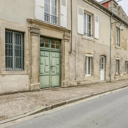 On The First Floor In The Heart Of Bayeux, Free Parking 150 Meters