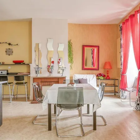 Appartement On The First Floor In The Heart Of Bayeux, Free Parking 150 Meters Bayeux