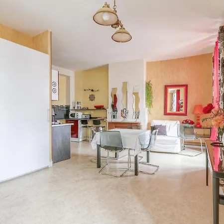 On The First Floor In The Heart Of Bayeux, Free Parking 150 Meters * Bayeux