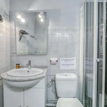 On The First Floor In The Heart Of Bayeux, Free Parking 150 Meters * Bayeux