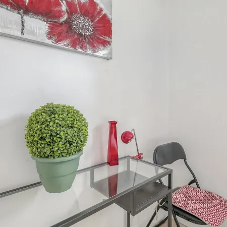 On The First Floor In The Heart Of Bayeux, Free Parking 150 Meters Appartement Bayeux