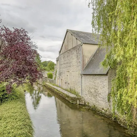 On The First Floor In The Heart Of Bayeux, Free Parking 150 Meters Appartement Bayeux